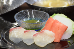 鍋物：寒鰤ハーブシャブ