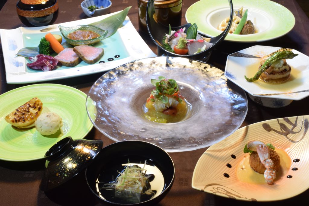 旅館吉田屋 懐石料理　～文月～